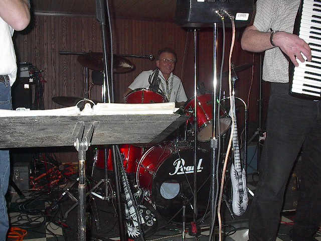 jamsession 008.jpg, 2/16/2003, 117 kB